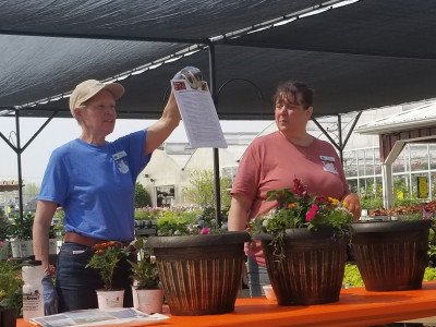 Jeanne  Shelly share toips on Pollinators